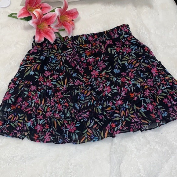 Generation Love Dresses & Skirts - NWOT Generation Love Multicolor Floral Skater Skirt